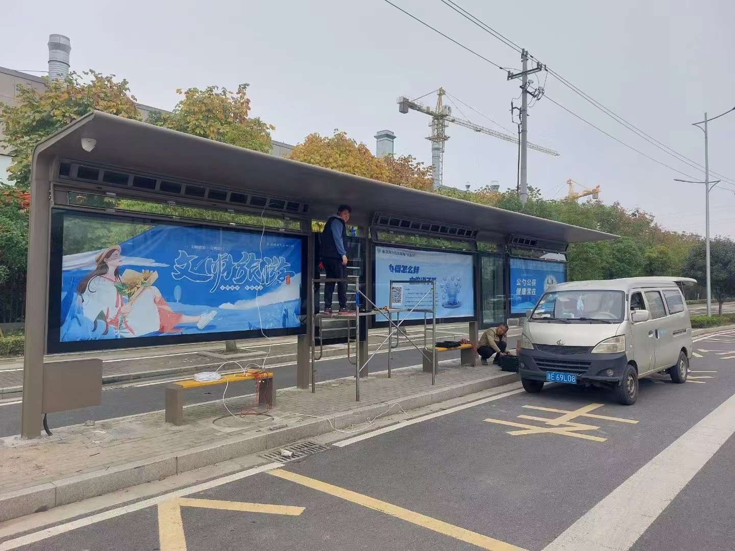 候車(che)亭實物(wù)圖 候車(che)亭實物(wù)圖